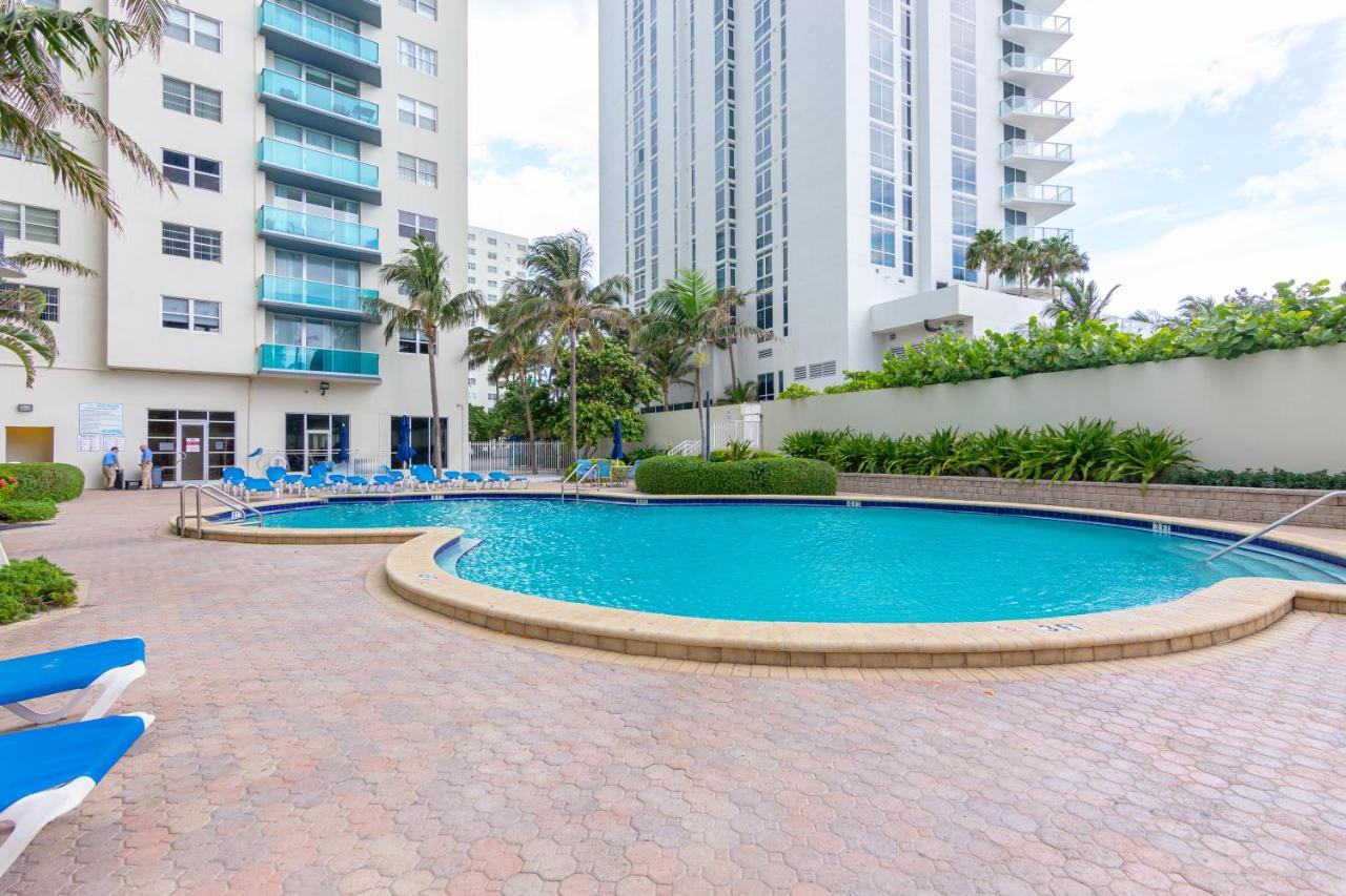 1Br / 1Ba Apartment With Ocean View + Beach Access And Pool Hollywood Exterior foto